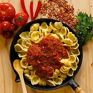 pasta-arrabiata-trailfood-healthy